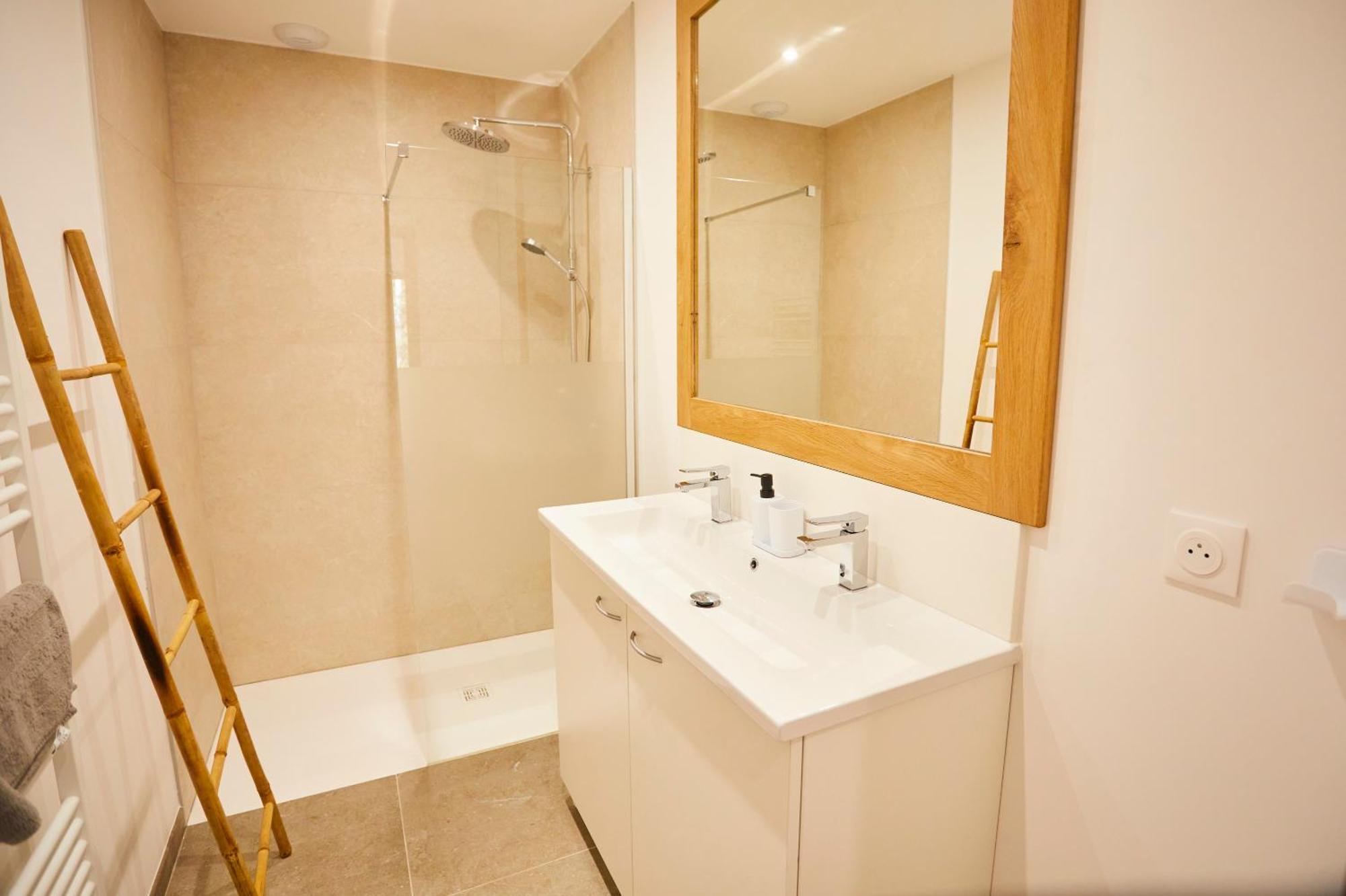 Chalet La Forgerie Piscine Jacuzzi Cinema エクステリア 写真