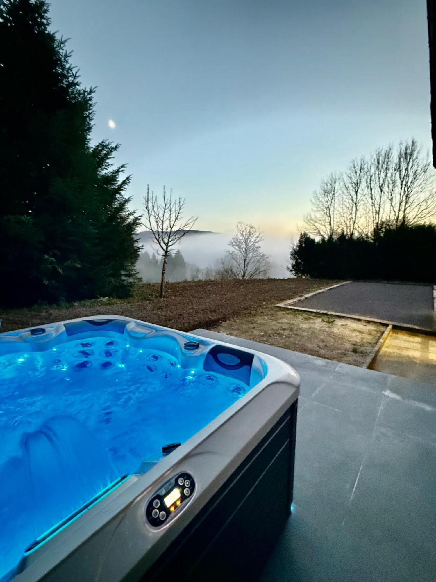 Chalet La Forgerie Piscine Jacuzzi Cinema エクステリア 写真
