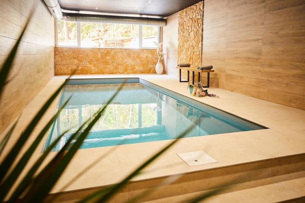 Chalet La Forgerie Piscine Jacuzzi Cinema エクステリア 写真