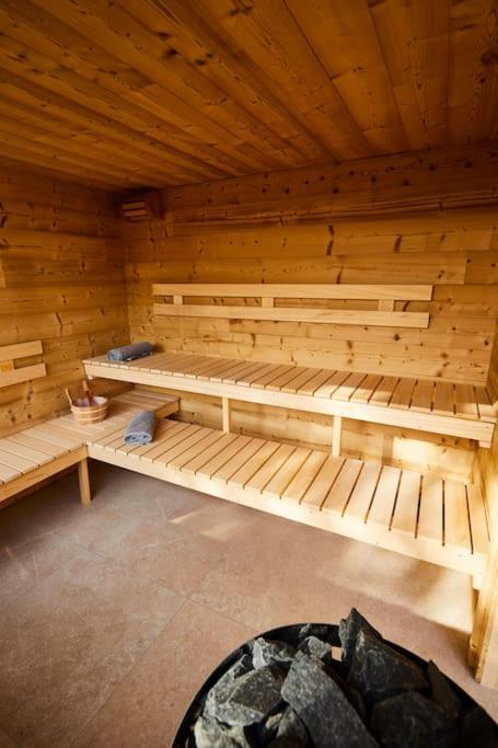 Chalet La Forgerie Piscine Jacuzzi Cinema エクステリア 写真