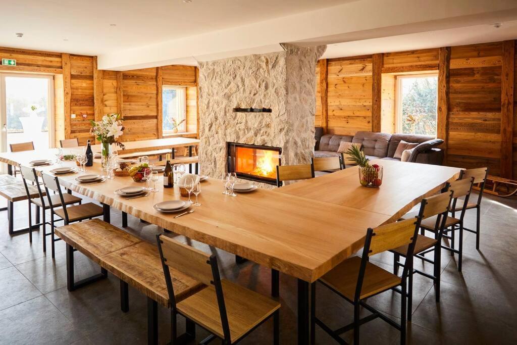 Chalet La Forgerie Piscine Jacuzzi Cinema エクステリア 写真